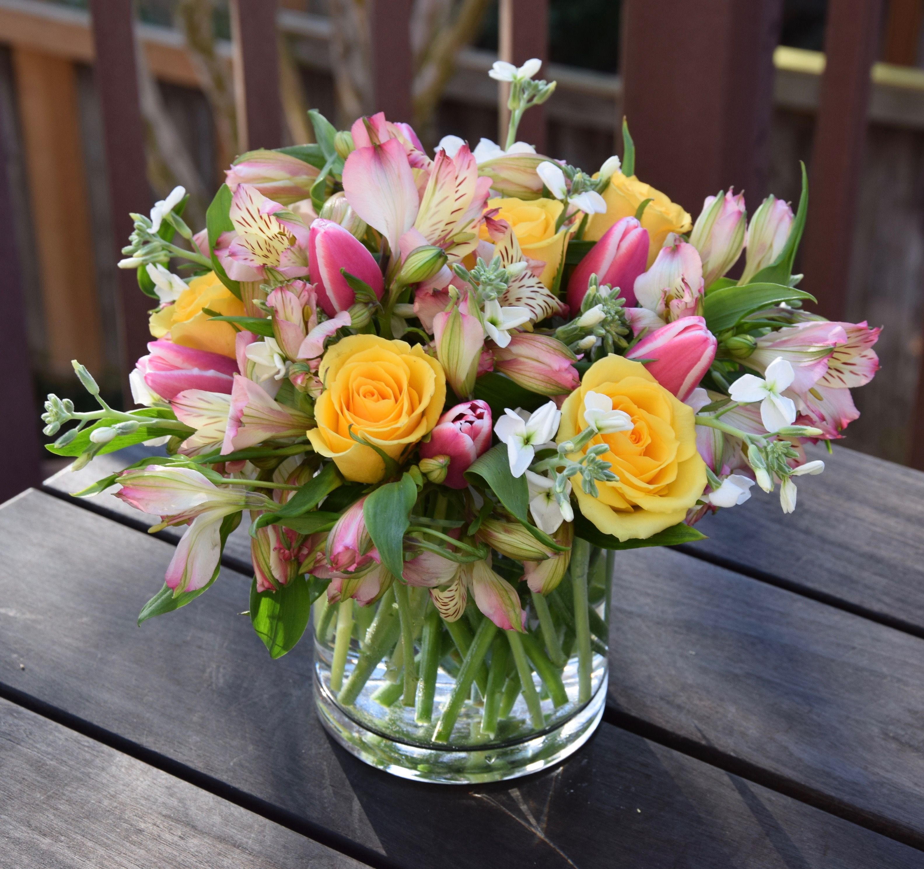 Springtime Flower Arrangement at James Harper blog
